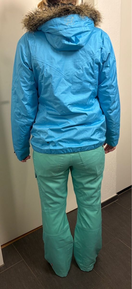 Vestes: Skikleidung – D'occasion à Zwillikon par Ginalorena 2