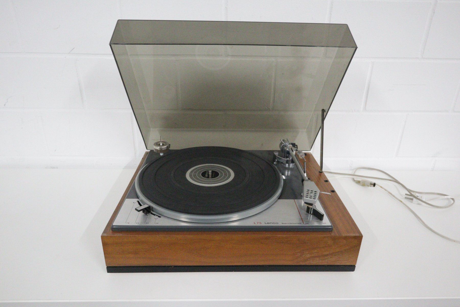Lenco Tourne-disques: Vintage LENCO L75 Plattenspieler – D'occasion à Rüti ZH par Restwert_Rueti_ZH