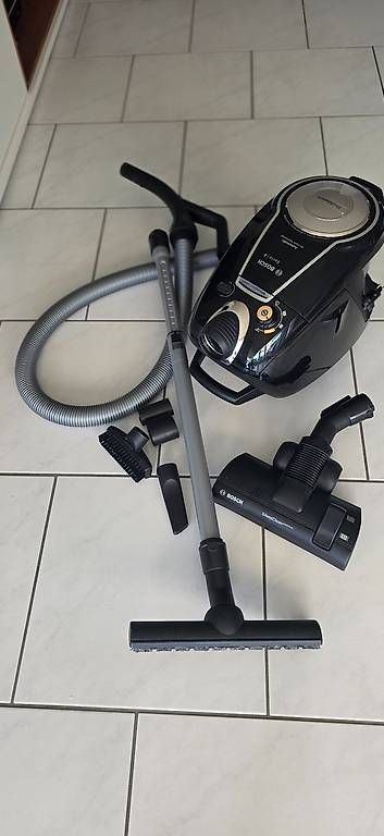 Aspirapolveri & Accessori:  Bosch Staubsauger BGS7MS64 – Usato da Steffisburg venduto da Back12