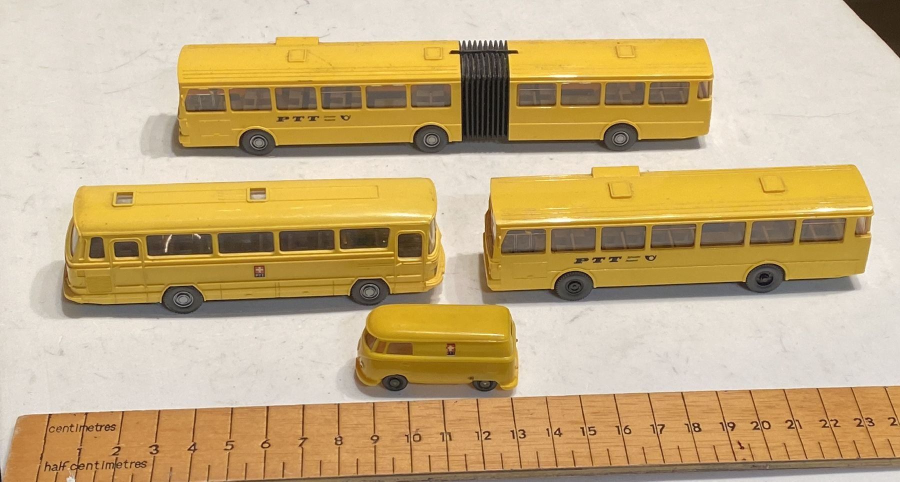 Wiking Kit di modellismo & Modellini statici: Wiking (D) 4 x Bus PTT – Usato da Sonceboz-Sombeval venduto da Decolove 2
