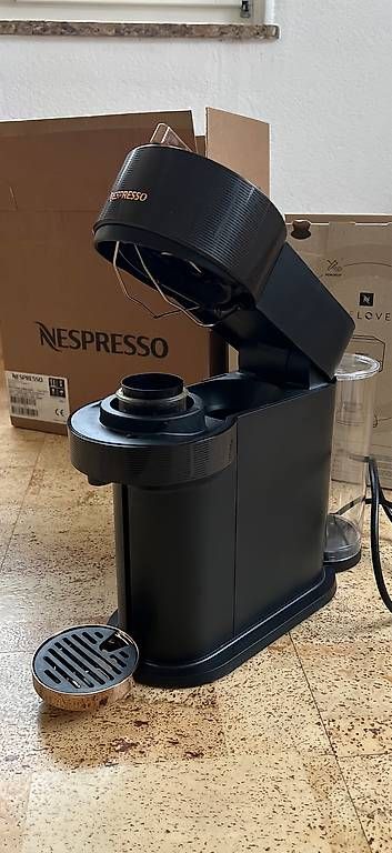 Nespresso Macchine per caffè & Macchine per espresso: Kaffeemaschine Vertuo Next Premium Gold – Usato da frenkendorf venduto da Gbuser5 1