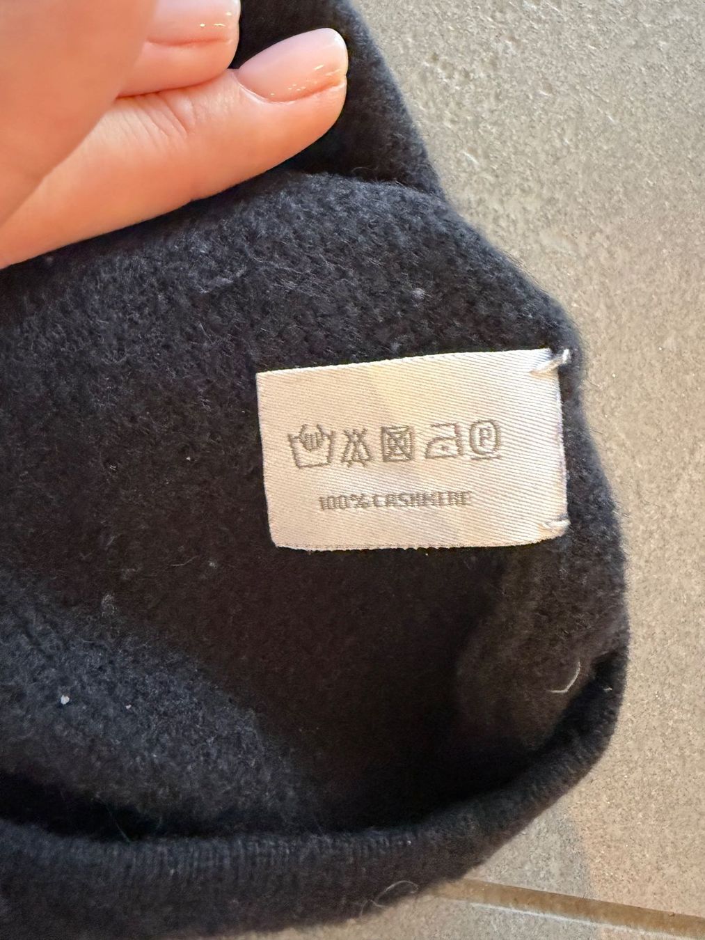 Globus Maglioni & Felpe: Globus Essentials Kaschmir Pullover schwarz – Usato da Dielsdorf venduto da Anthony111 2