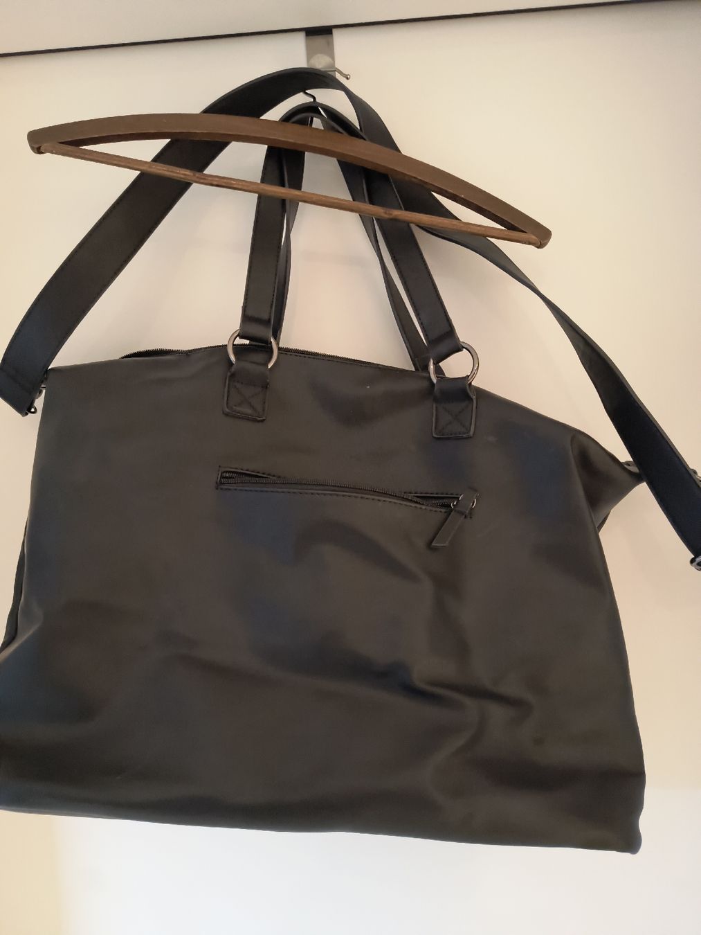 Borse da donna: Schwarze Handtasche / Reisetasche – Usato da Oberweningen venduto da Bumblebee2 1