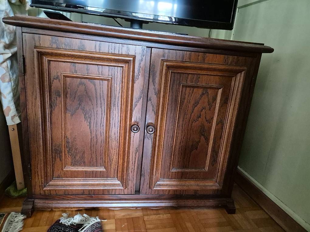 Commodes: Kommode dunkelbraun  – D'occasion à Oberglatt ZH par rahelramona