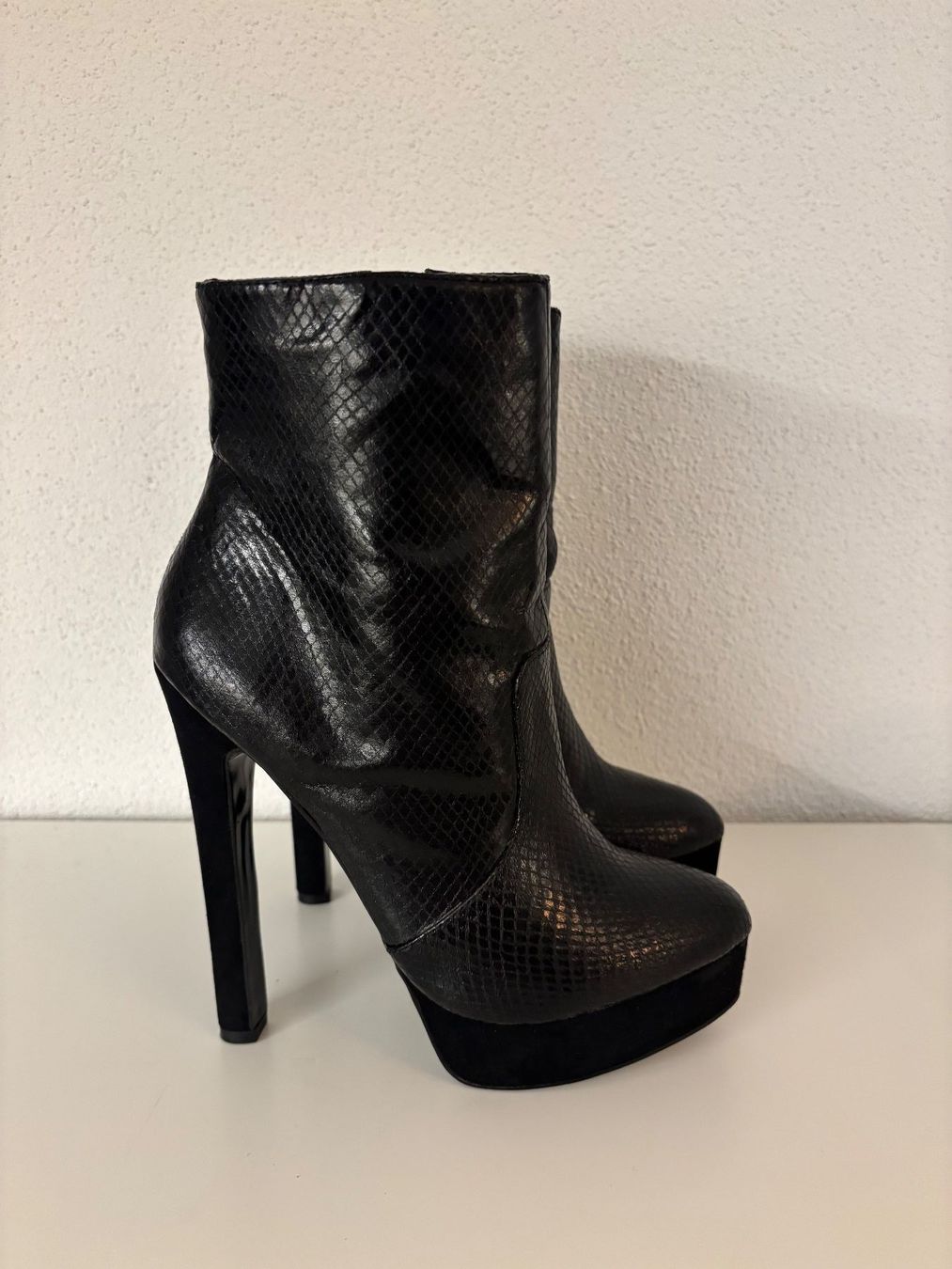 Scarpe da donna: Carvela strut ankle boot 37 - like new – Usato da Zürich venduto da cel_kv7b 5