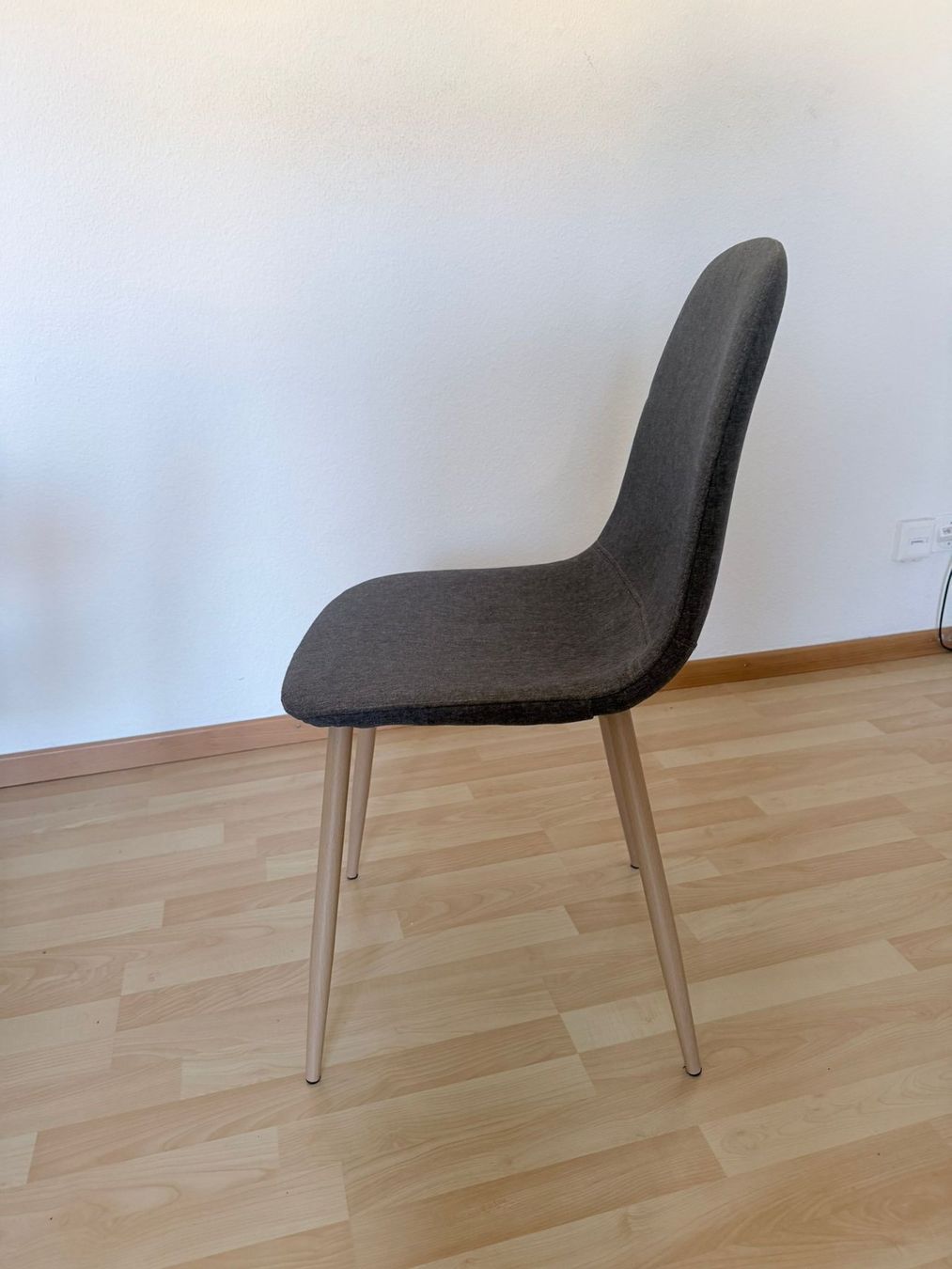 Sedie: 6 Esszimmerstuhlen // 6 dining chairs – Usato da Dübendorf venduto da sel_2mxt