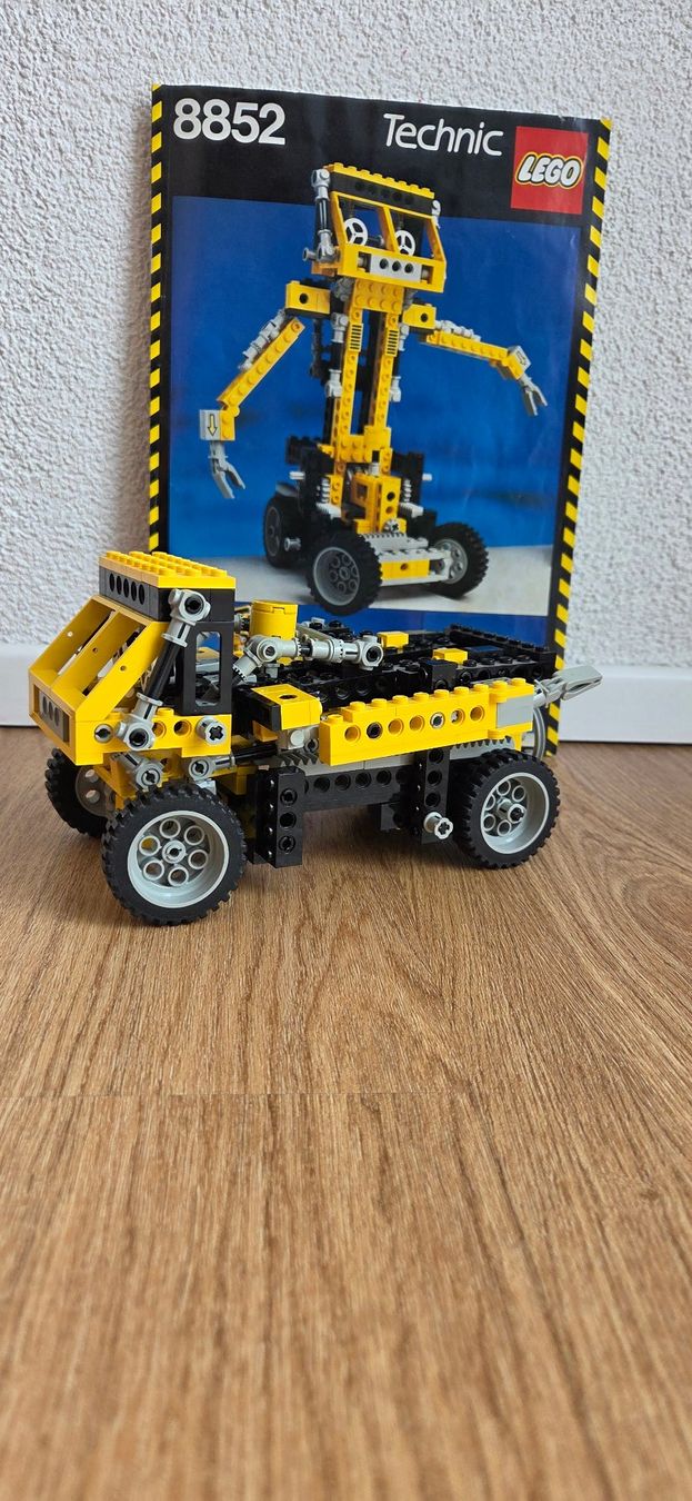 Lego Kit di costruzioni: Lego Technic 8852 Robot – Usato da Hägendorf venduto da Hedi3