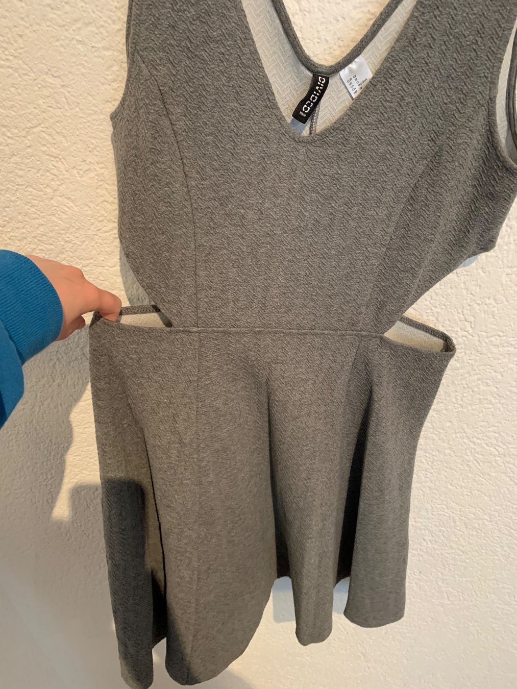 H&M Kleider: H&M Kleid Cut Outs grau Gr. M / L – Gebraucht aus Fislisbach von KolibriSecondhand 5