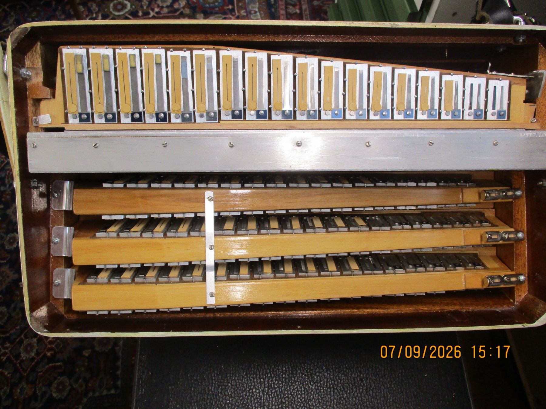 Strumenti musicali: Akkordeon Mengascini 3+3 – Usato da Jegenstorf venduto da Oktavio 5