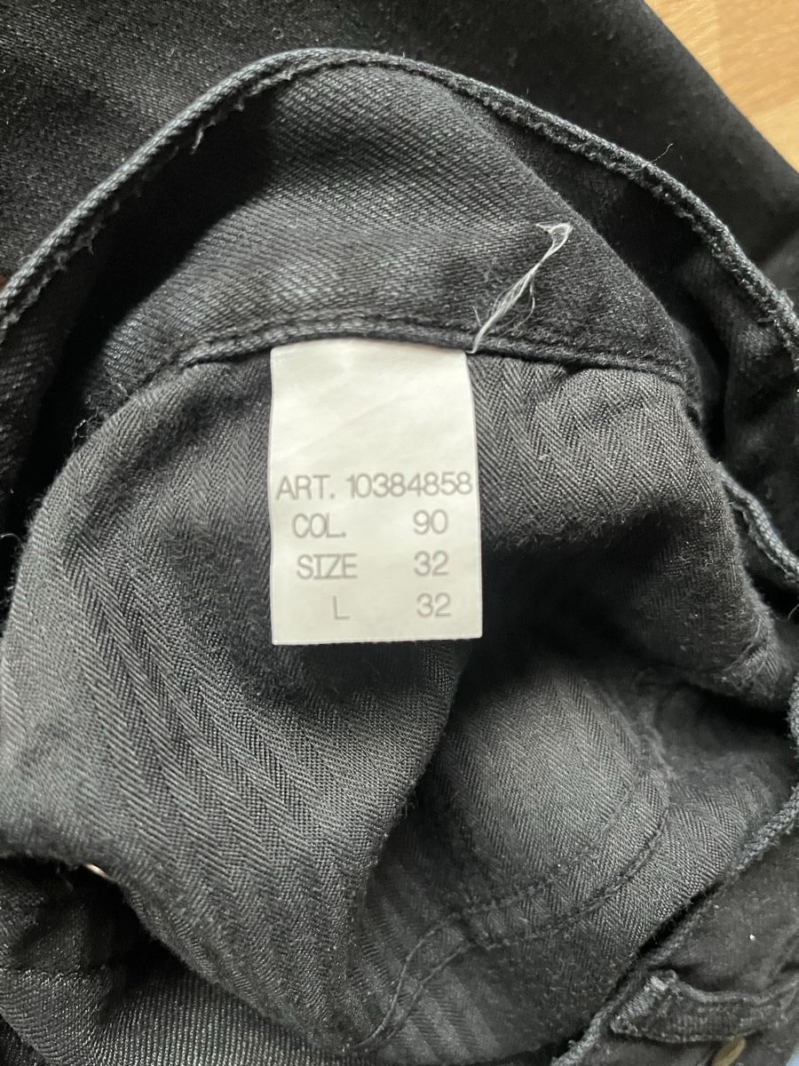 Jeans: Schwarze Yves Jeans – Usato da Udligenswil venduto da Lilienfarbe 3