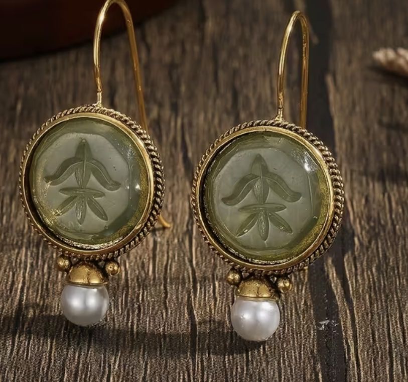 Orecchini pendenti & Orecchini a lobo: Schön grüne Ohrringe mit Perle ** – Nuovo e nell'imballaggio originale da Saanen venduto da SoniaMichaela
