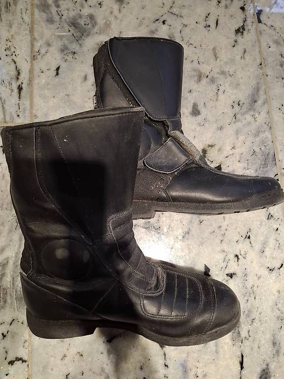 Scarpe da donna: Motorradschuhe Gr.40 – Usato da Mollis venduto da dst_5wqf