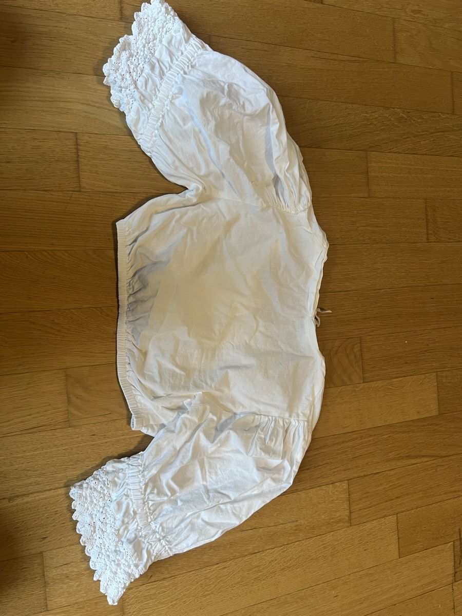 Blusen: Dirndlbluse Gr. 34 weiß – Gebraucht aus Dübendorf von val_9tf6 3