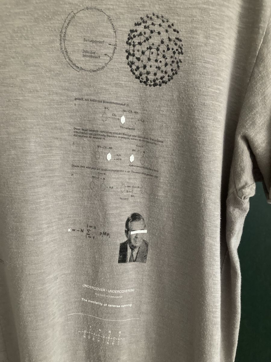 T-Shirts: Undercover • T-shirt • F4815 • 4 • 100% coton – Gebraucht aus Monthey von la_hora_cero 2
