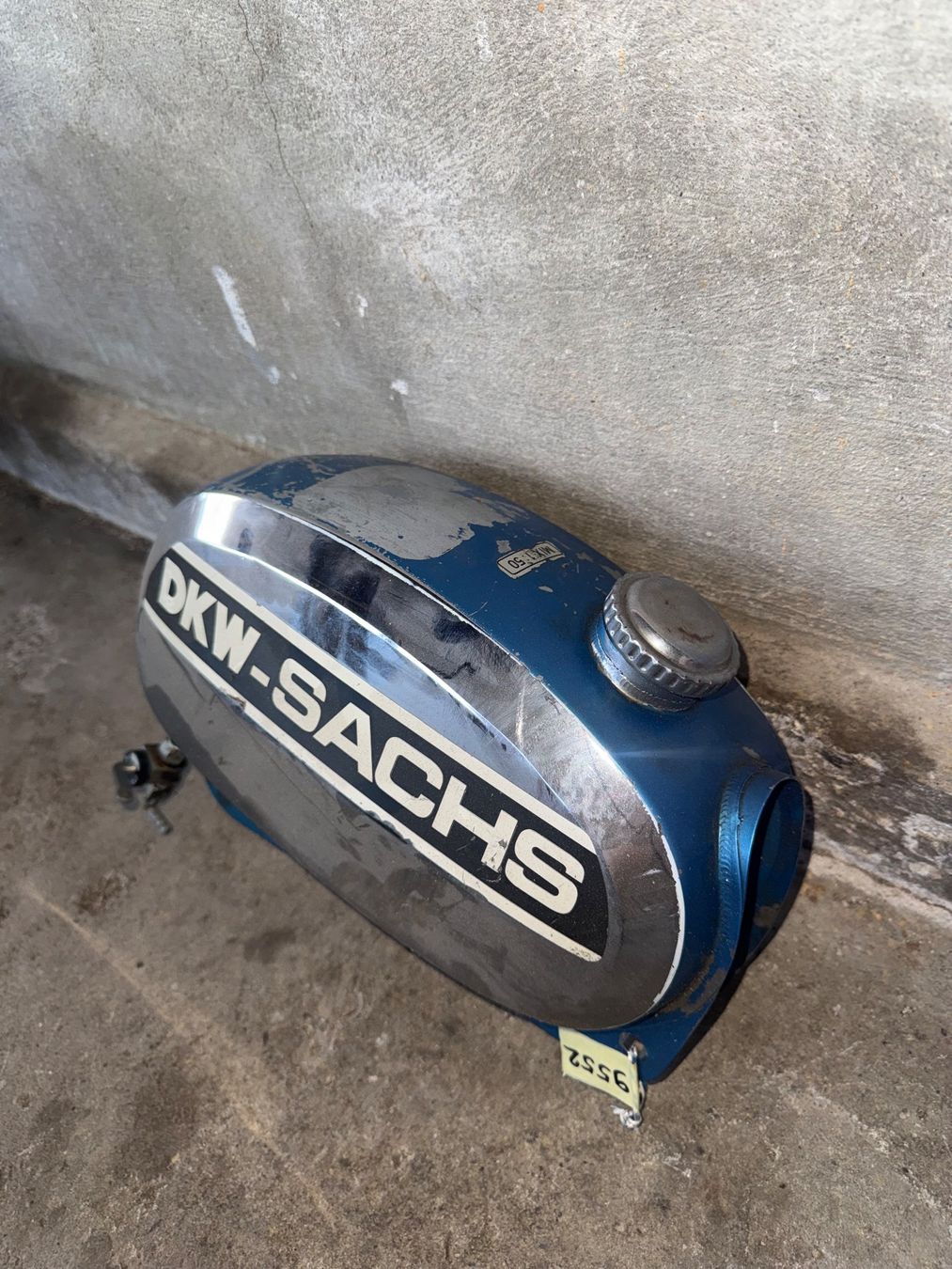 Sachs Parti ricambio per ciclomotori: DKW Sachs Mofa Tank – Usato da Fahrni b. Thun venduto da berger_tuning34 2