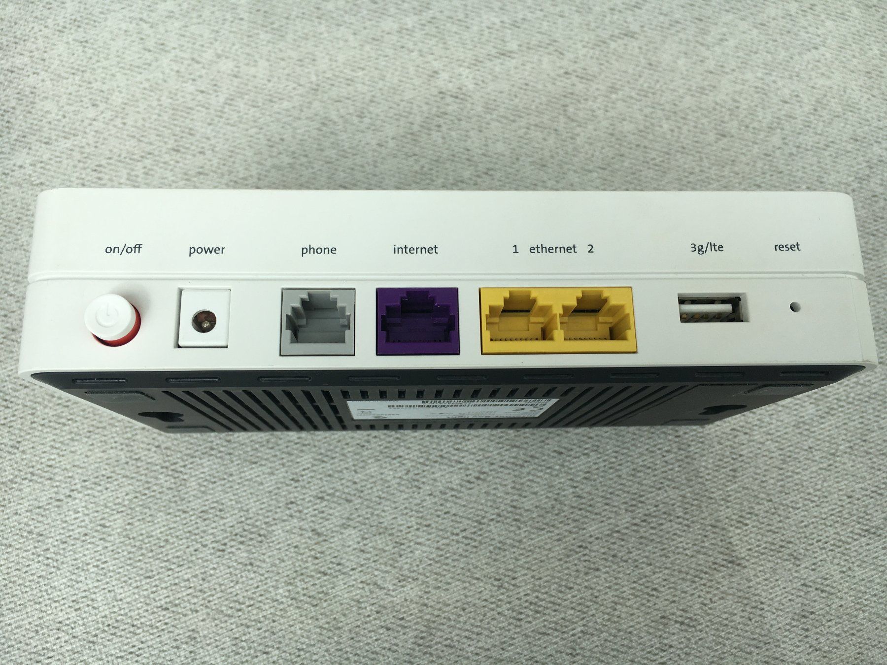 Swisscom Modems & Router: Internet-Box light Swisscom Typ RTV 1900 VW, mit Netzadapter – Gebraucht aus Koblenz von  4