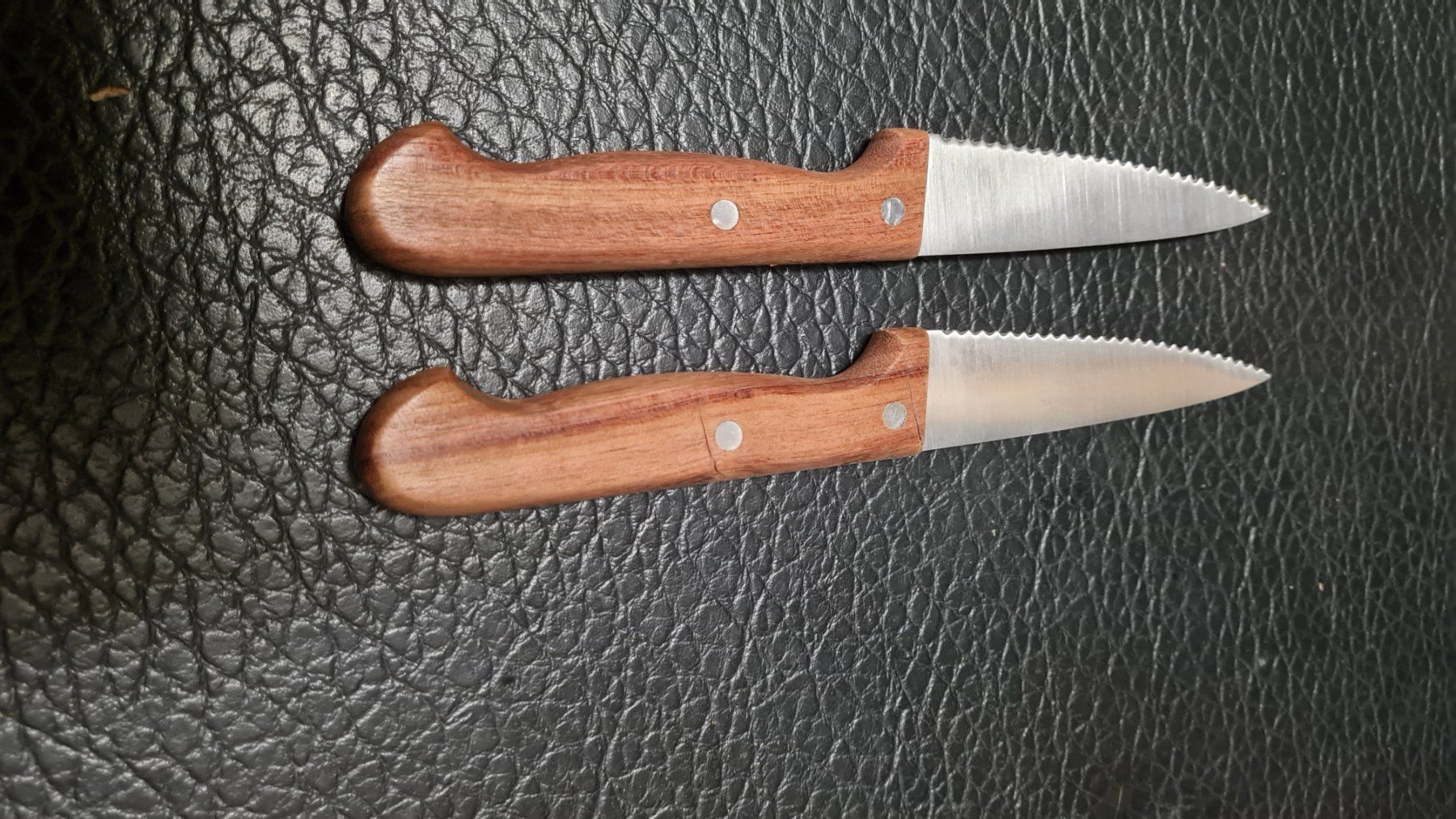 Coltelli da cucina: Steakmesser mit Wellenschliff – Nuovo (secondo la descrizione) da Haldenstein venduto da Gigathlon4 3
