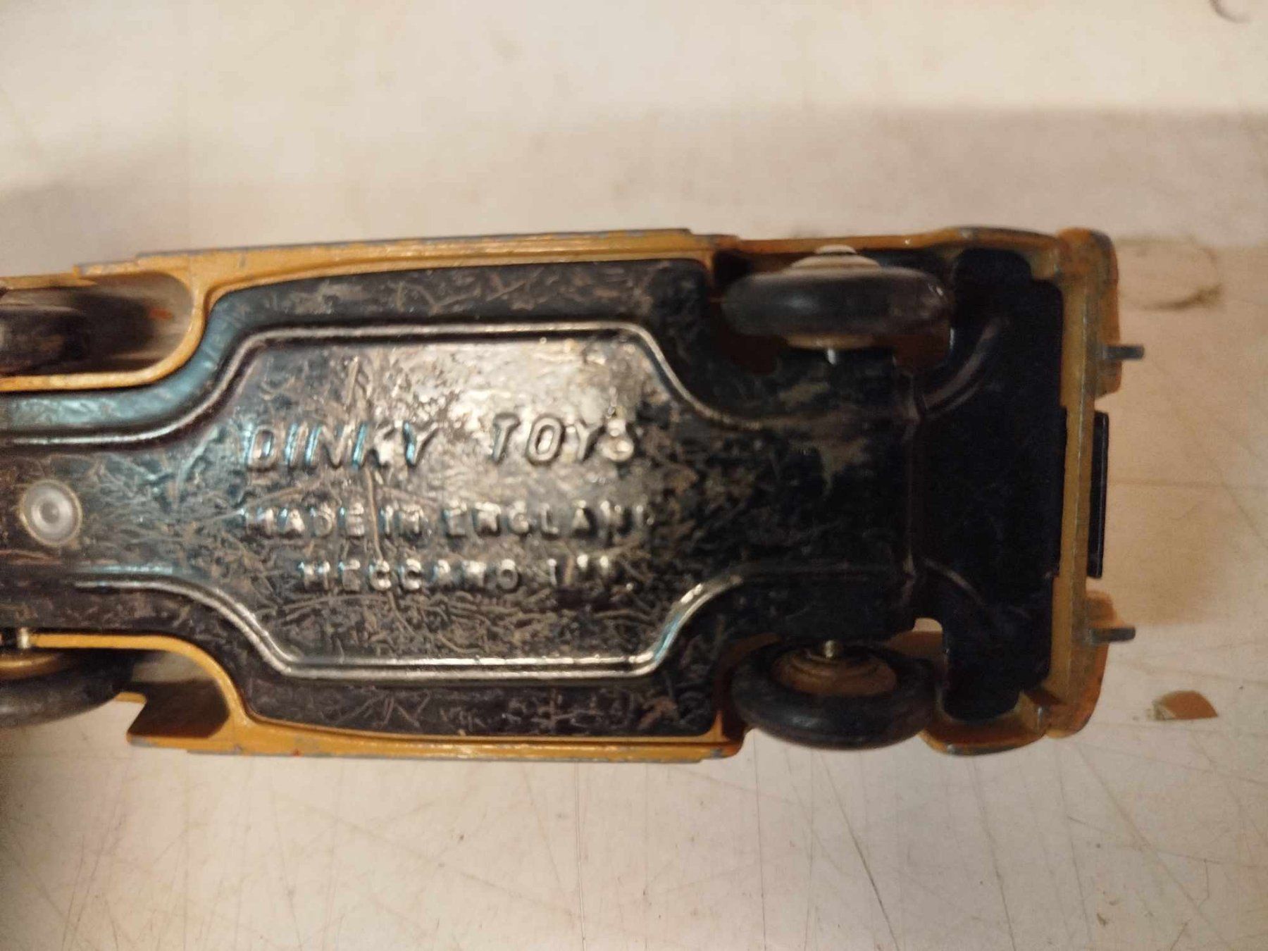 Dinky Toys Modellini d'auto: 4 X Dinky Toys – Usato da La Chaux-de-Fonds venduto da Emmaus2300CDF 4