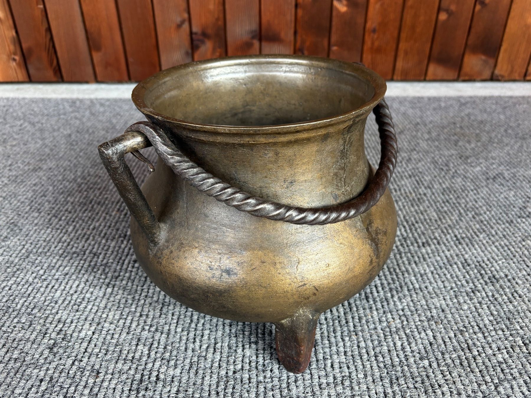 Altro per la casa: antiker Bronzekessel, Topf mit Aufhängung – Usato da Lüchingen venduto da Eeizo 2