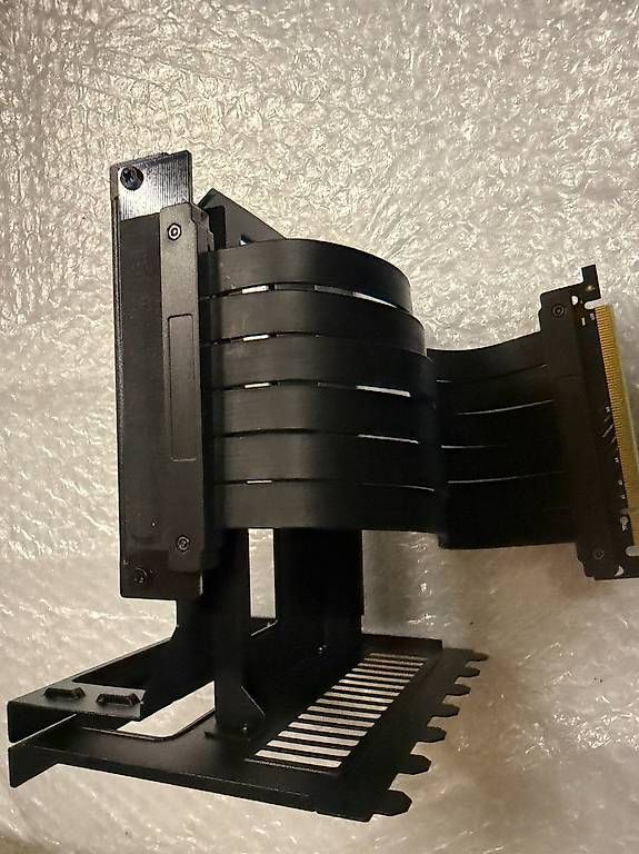 Wandhalterungen: 2 Stk Cooler Master Vertikales GPU-Halter-Kit Ver.2 – Gebraucht aus Biberen von mar_m9sk 1