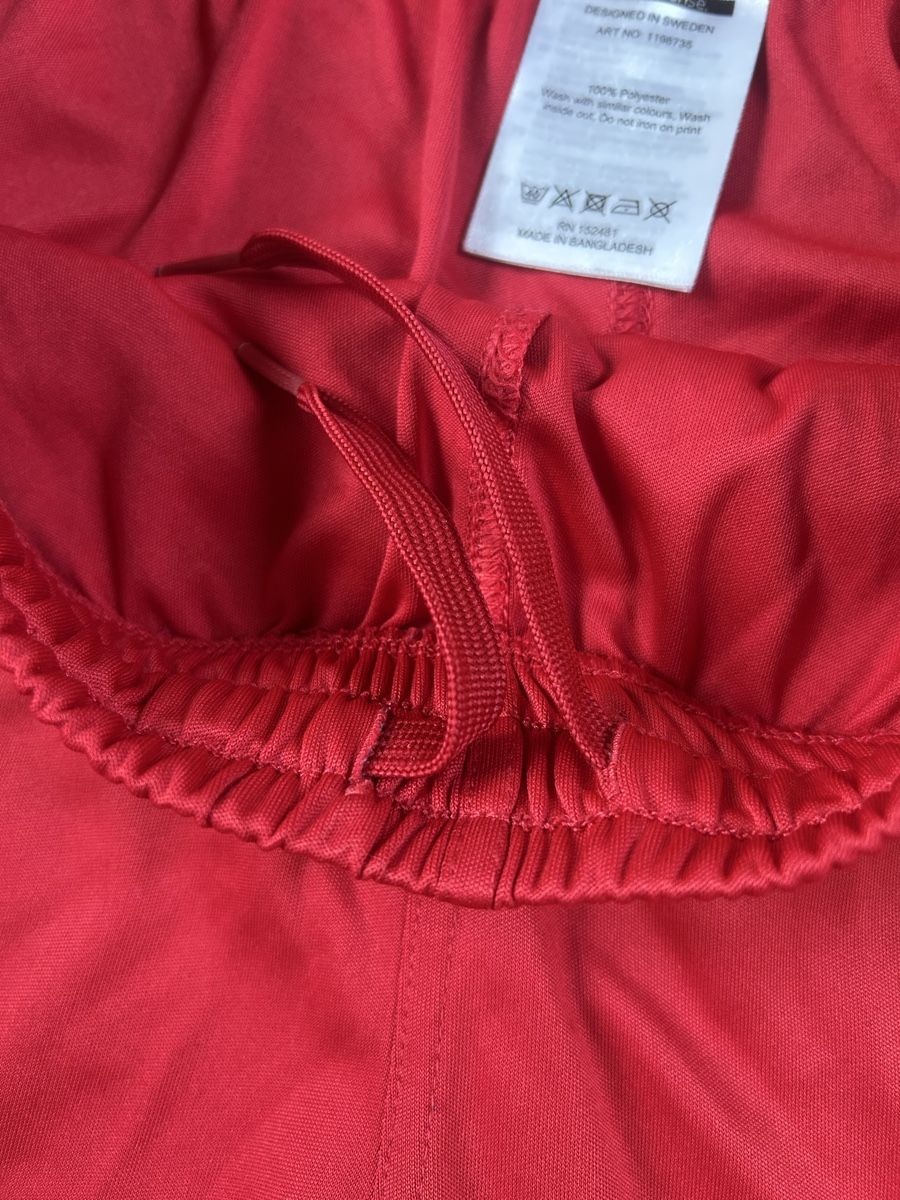 Pantaloni: Salming Sporthose kurz Rot Grösse S – Usato da Frauenfeld venduto da jae_vs6j 2