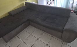 Graues Ecksofa