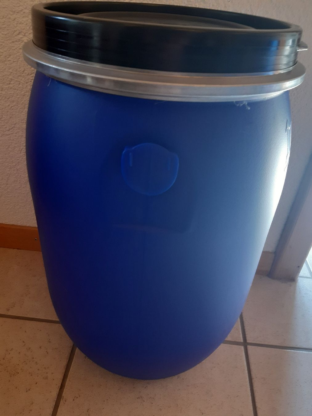 Accessori: kleine blaue tonne – Usato da Toffen venduto da Gwunderegge77 1