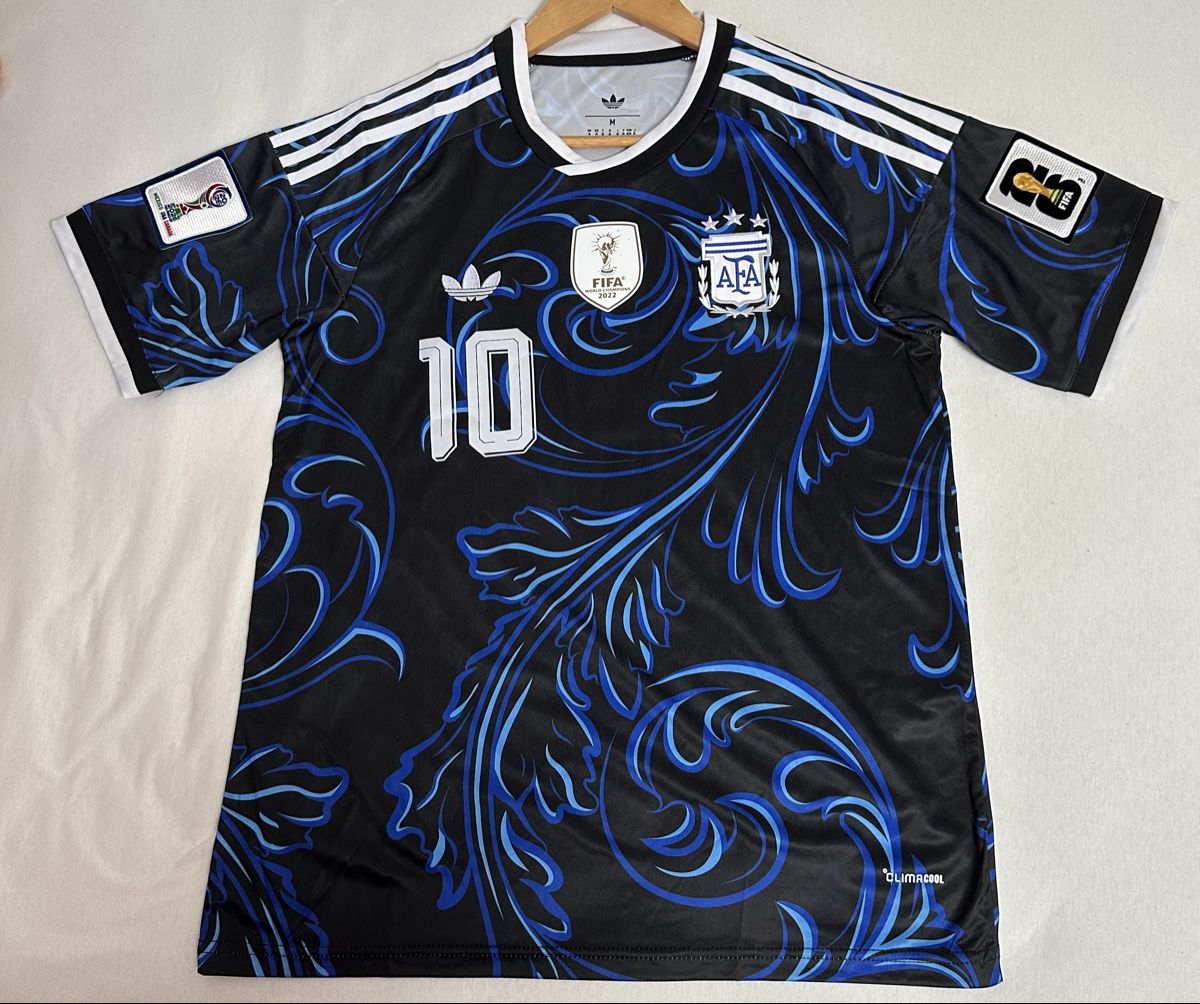 Adidas Maillots de corps & Pantalons: Messi Trikot G M – D'occasion à Maienfeld par tobeyl2020 2