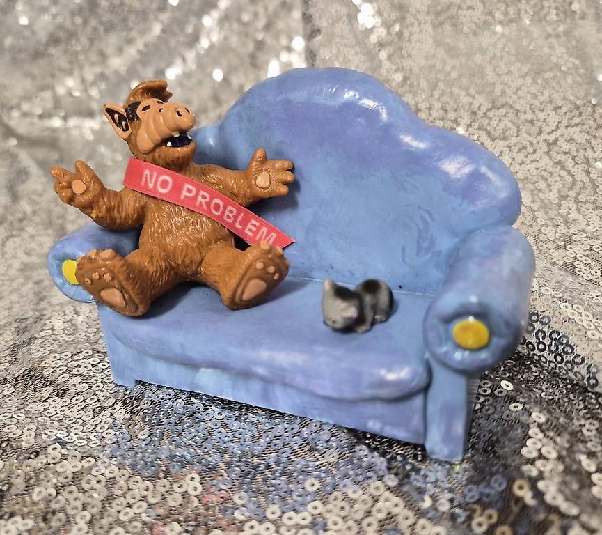 Bullyland Statuette: Alf auf dem Sofa, Bully 1987, handbemalt – Usato da Uznach venduto da ssmiy
