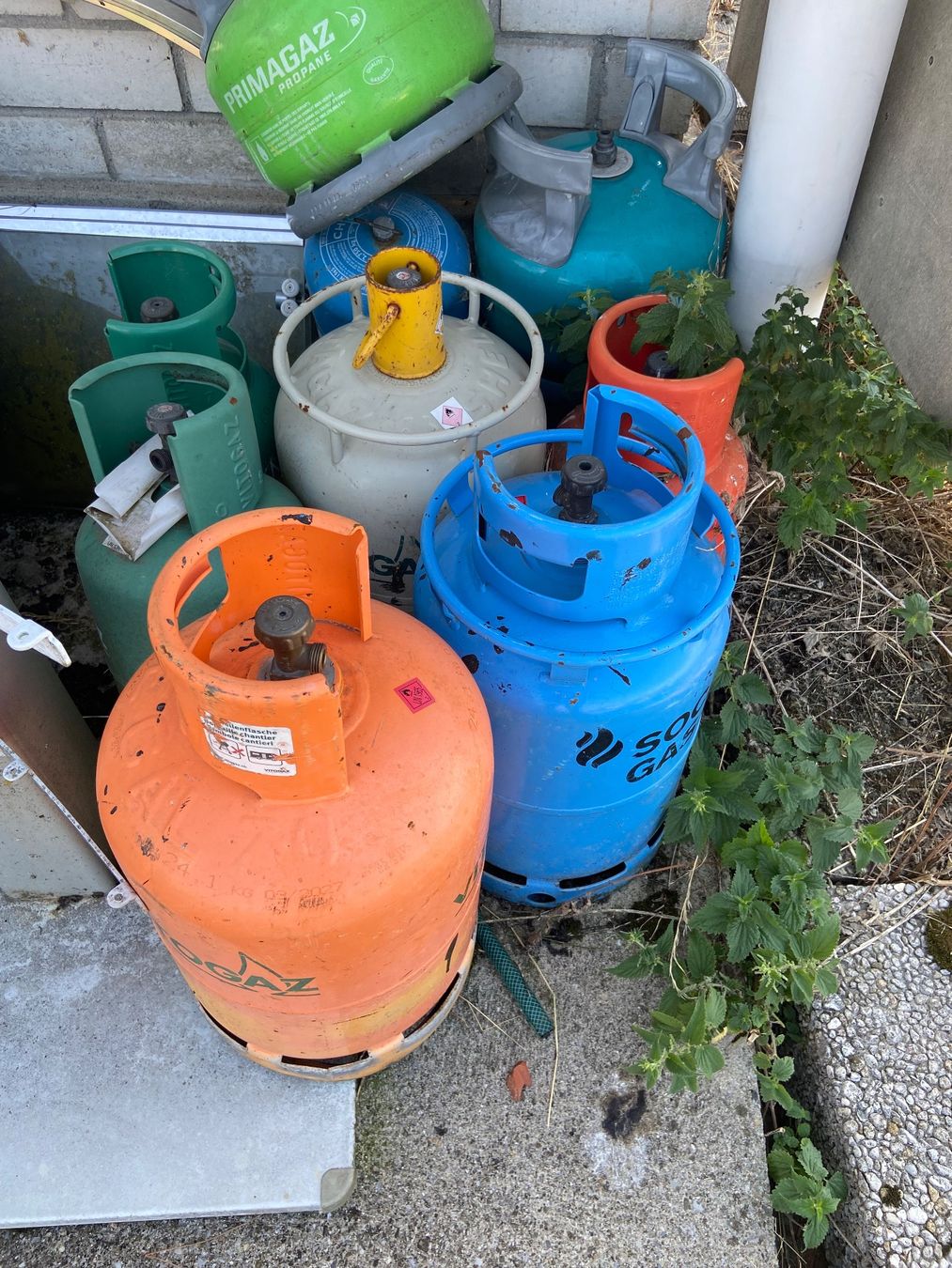Apparecchiature e tecnologia a gas: bouteille de gaz 10 pieces – Usato da Châtelaine venduto da argentina 1