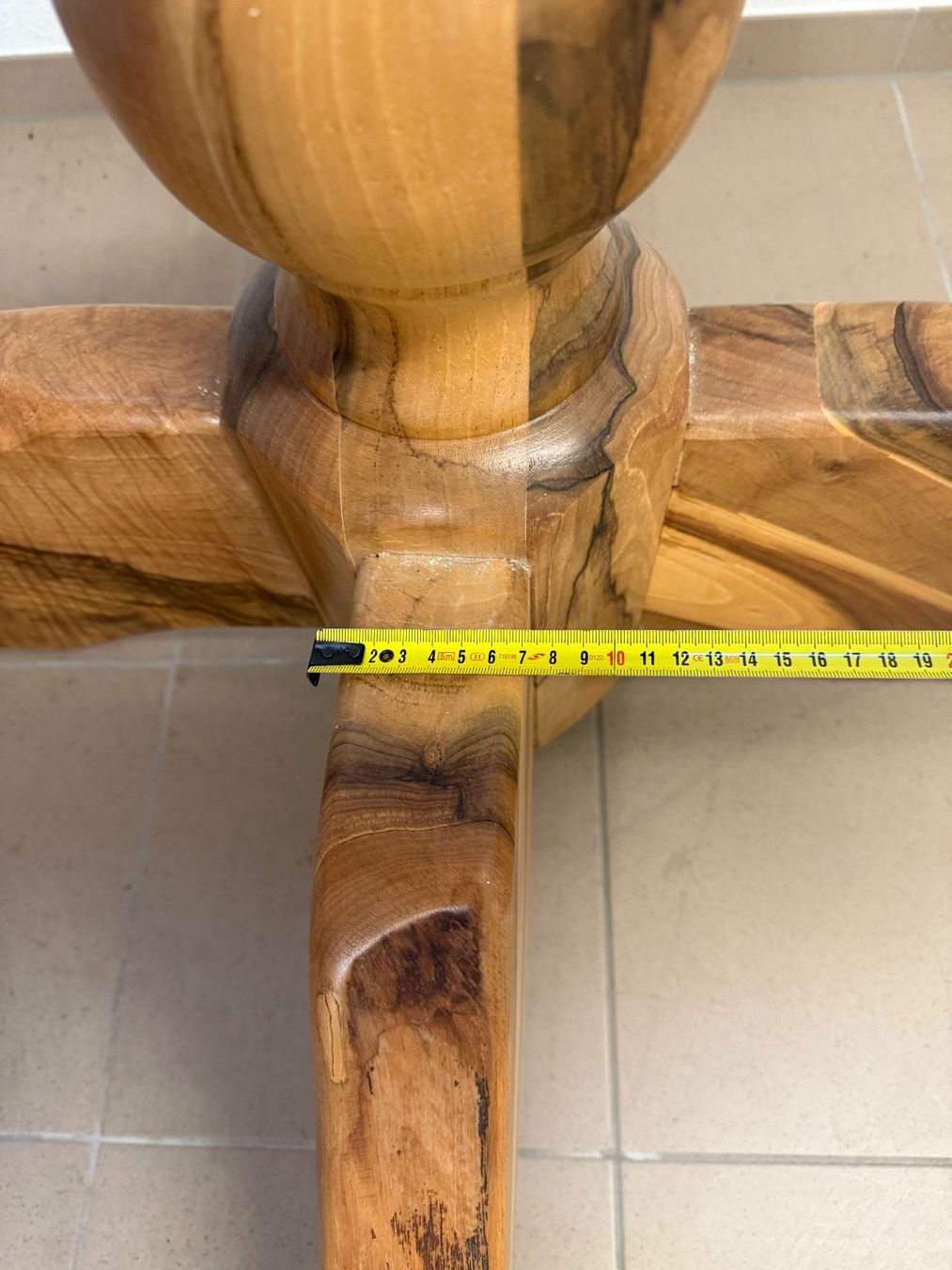 Altri mobili: Massiver Holztischfuss Nussbaum – Usato da Hagenbuch ZH venduto da buell06 1