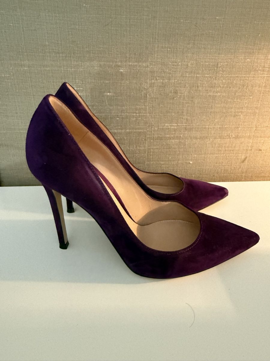 Gianvito Rossi Chaussures femmes: Gianvito Rossi Pumps Wildleder  – Neuf (Voir description) à Wädenswil par Cocomagi