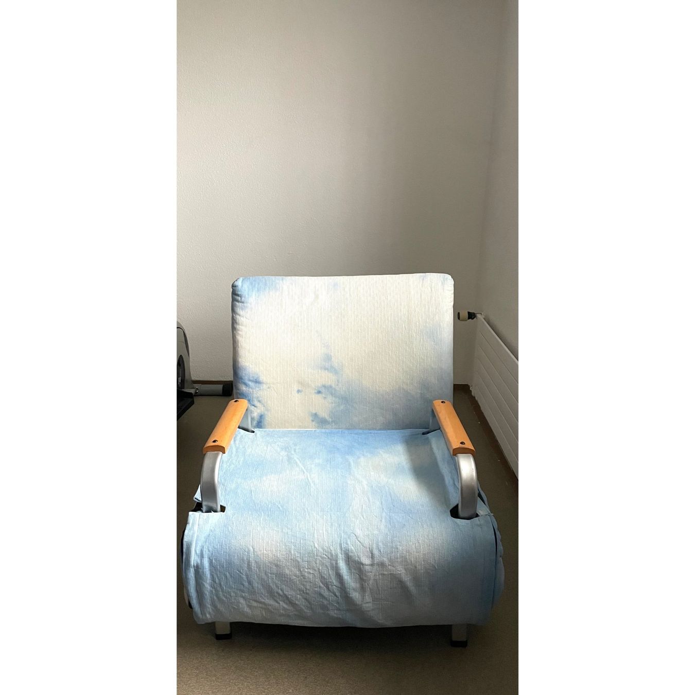 Poltrone: Chill-Sessel massiv auf Rädern wird einfach zu Bett-waschbar – Usato da Amriswil venduto da fit8580