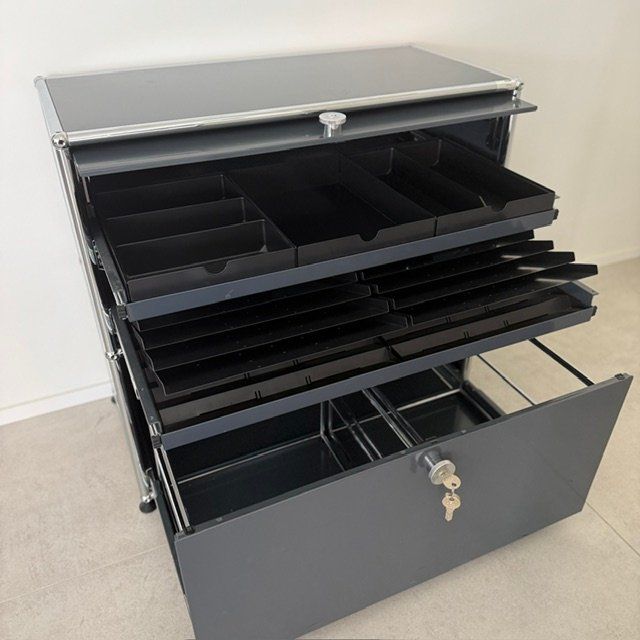 USM Cassettiere: UMS Sideboard – Usato da Lugano venduto da rofor 3