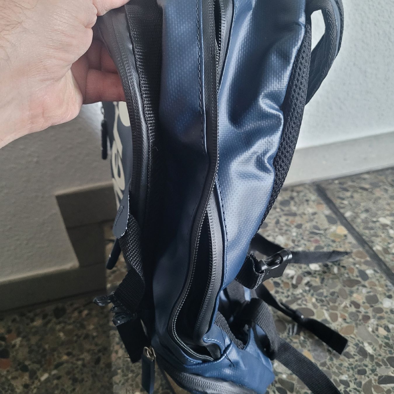 Superdry Zaini: Superdry Rucksack, geräumig, viele Fächer, top. – Usato da Volketswil venduto da tas_tj67 4