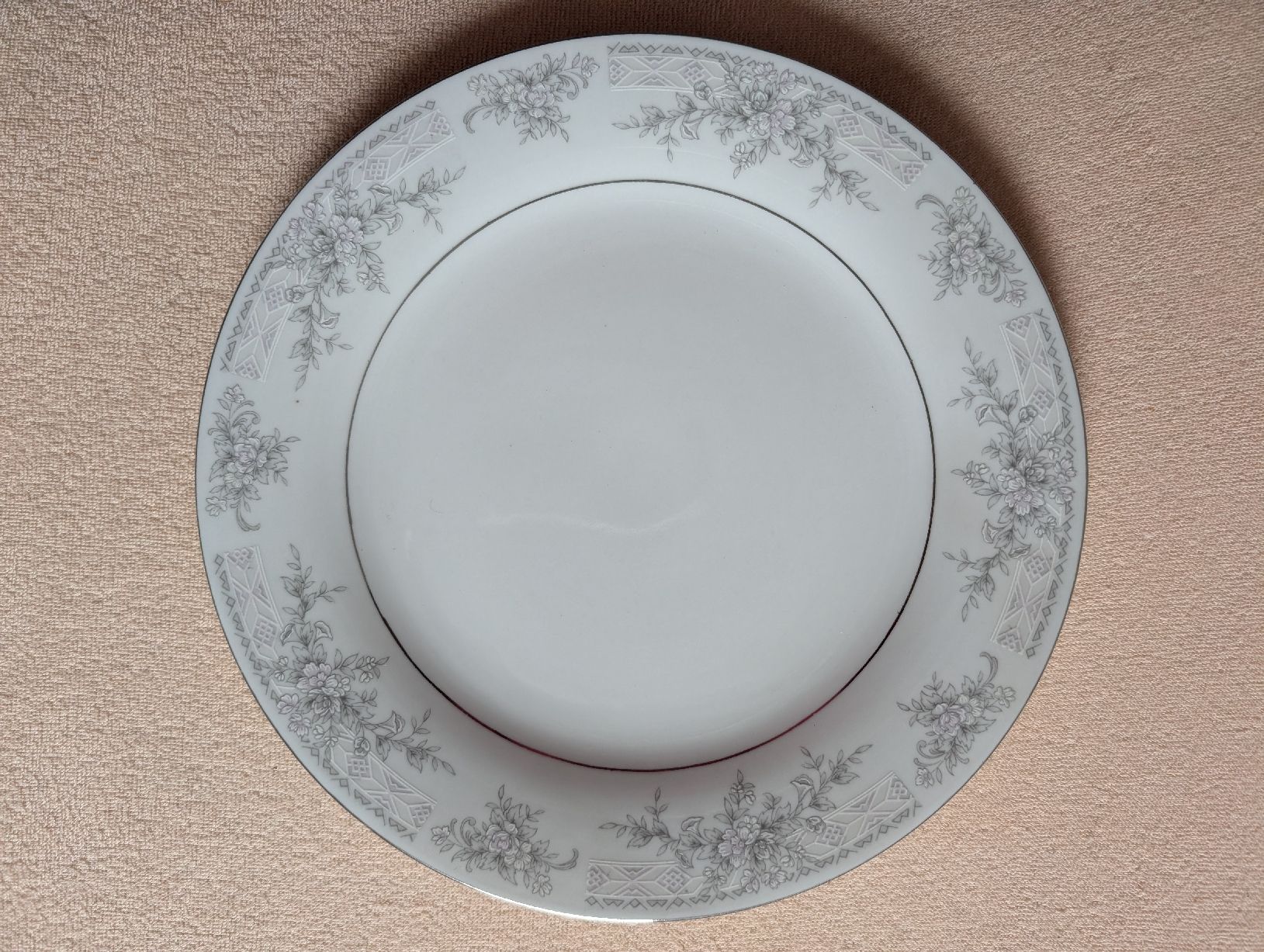 Set di piatti: Geschirrteile China Pearl – Usato da Au SG venduto da Kaa22 1