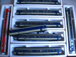 Roco BLS Komposition,7 teil. + 1 SBB Speisewagen + Packwagen