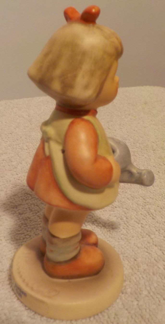 Hummel Statuette: Hummel Goebel #729 Girl – Usato da Bülach venduto da Freieck 1