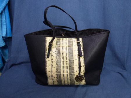 MICHAEL KORS SHOPPER XL SCHWARZ MIT KROKODRUCK HENKEL WIE NE