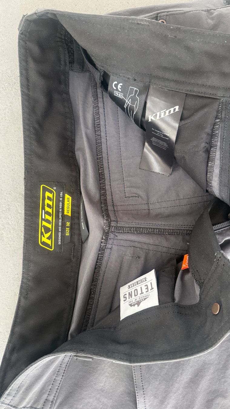 Klim Pantaloni: KLIM Switchback Cargo Motorradhose, original und ungetragen – Nuovo (secondo la descrizione) da Schwellbrunn venduto da Swisscosmopolit 2