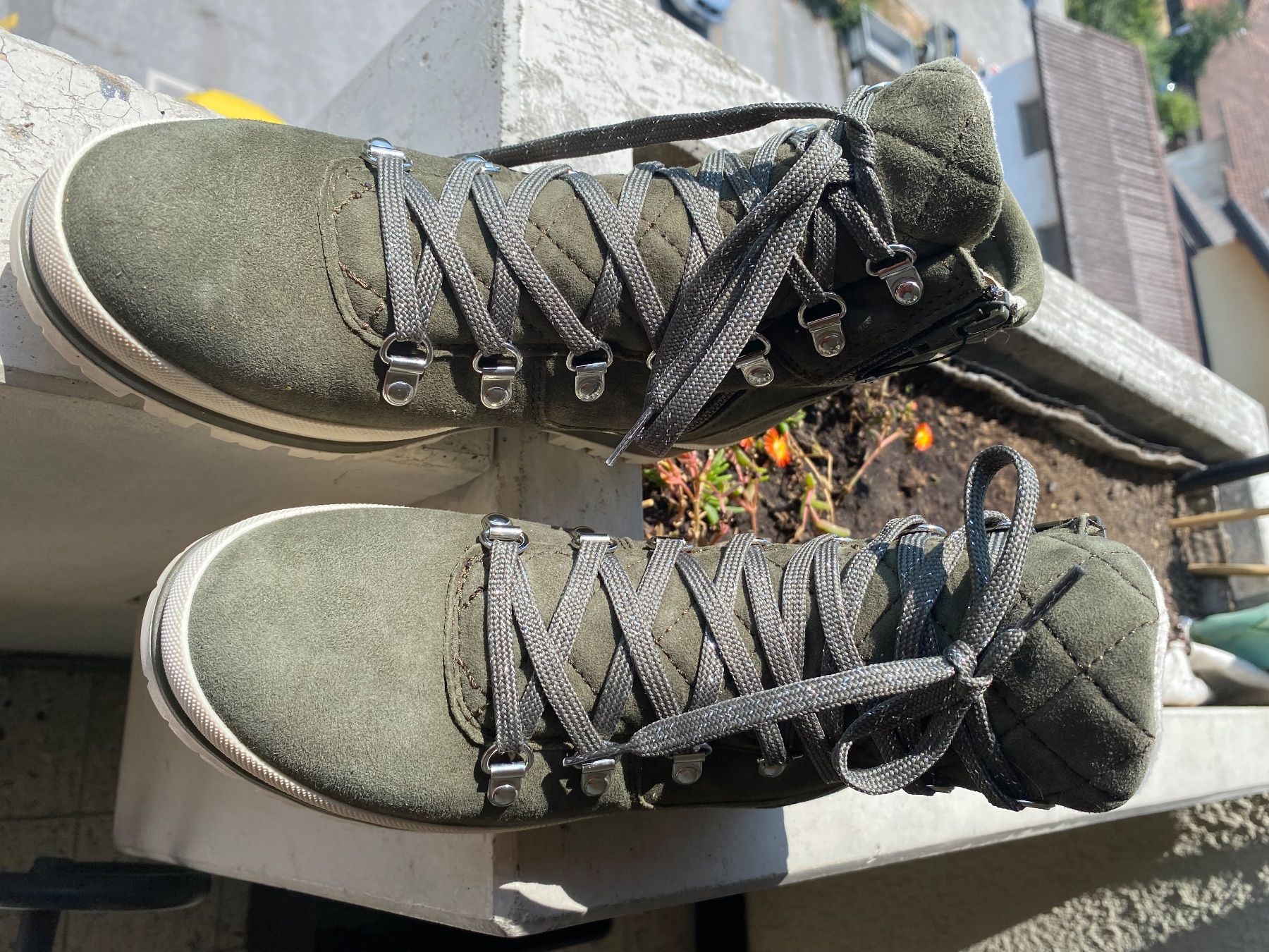 Tamaris Damenschuhe: Chaussures neuves vertes t. 38 avec fermeture éclair vert – Neu und originalverpackt aus Crans-Montana von DecoVal555 2
