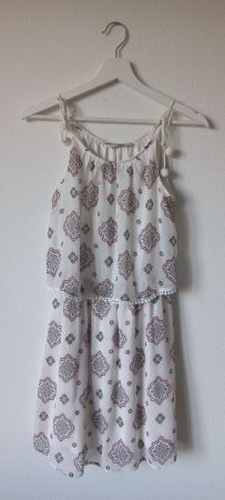 Kleid mit Spaghettiträger Gr. 34 Marke ONLY weiss-oliv-rosa