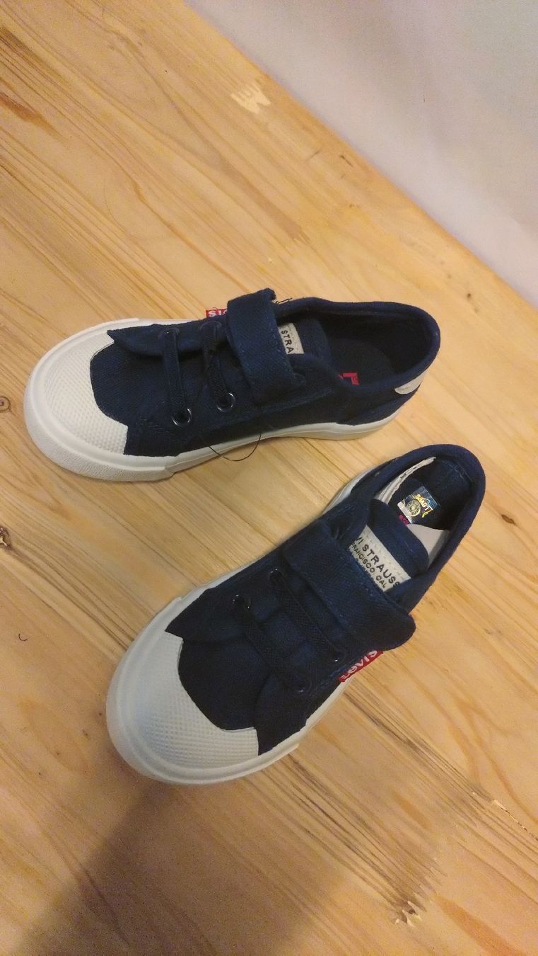 Levi's Scarpe per ragazzi: Chaussures Levi's enfant, taille 26 NEW – Nuovo (secondo la descrizione) da Farvagny-le-Grand venduto da LaCaverne 3