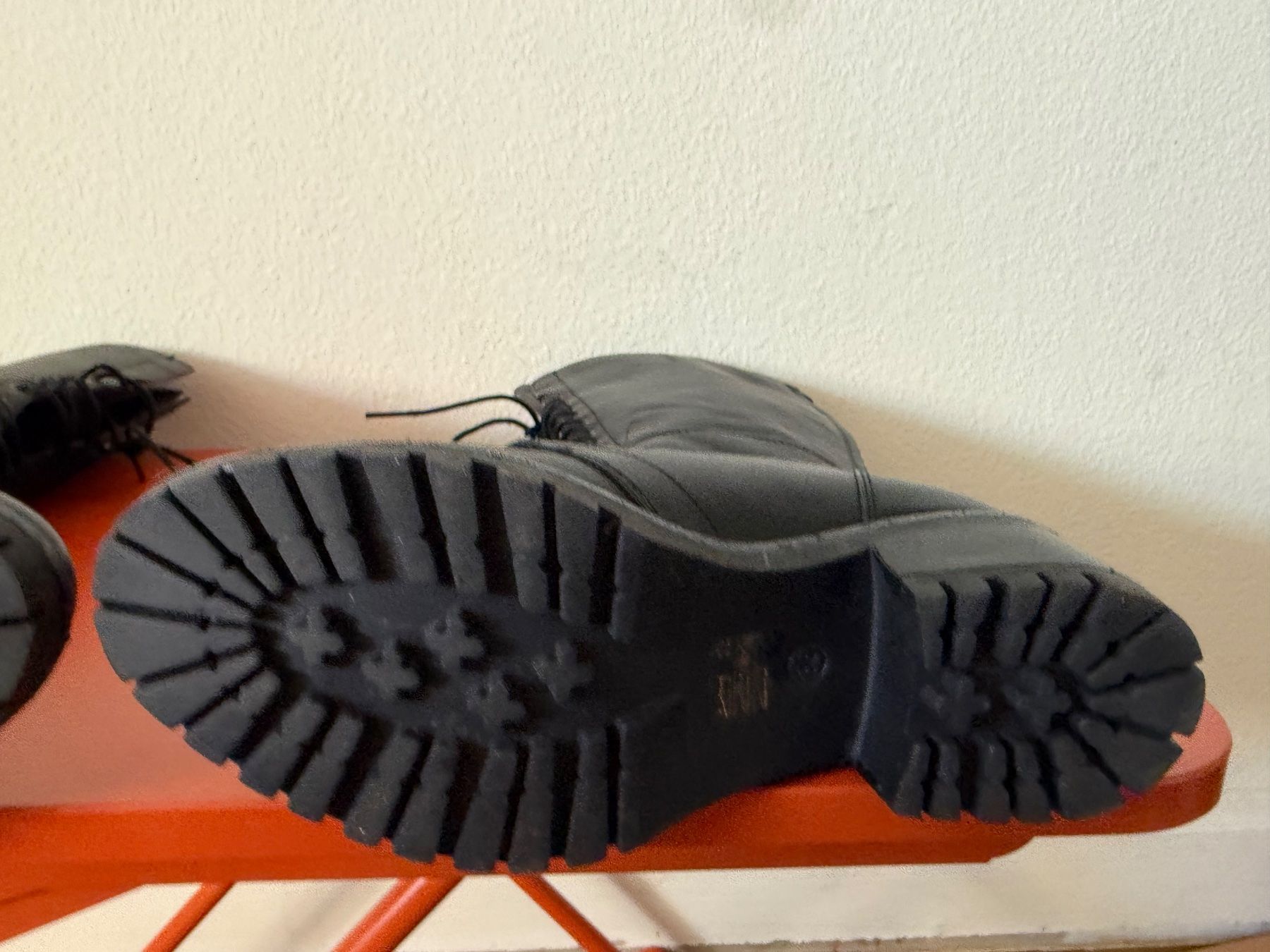 Manor Chaussures femmes: Botte en cuire – Neuf (Voir description) à Lausanne par Ruche_ 6