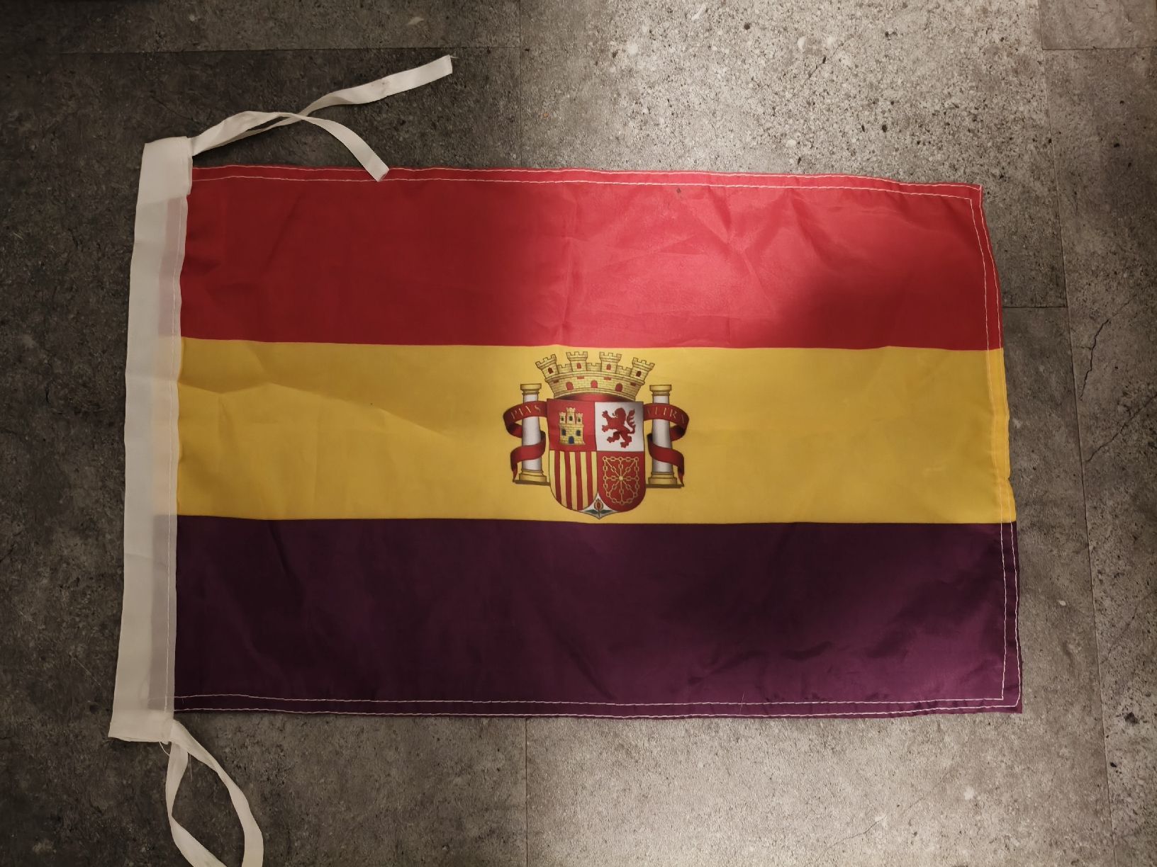 Fahnen: Drapeau Espagne Deuxième République Flag – Gebraucht aus Crassier von kolakao