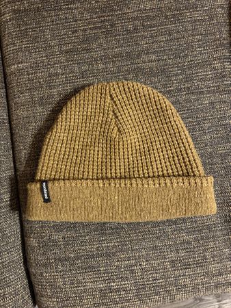 Patagonia Snowdrifter Beanie – Senfgelb (Unisex)