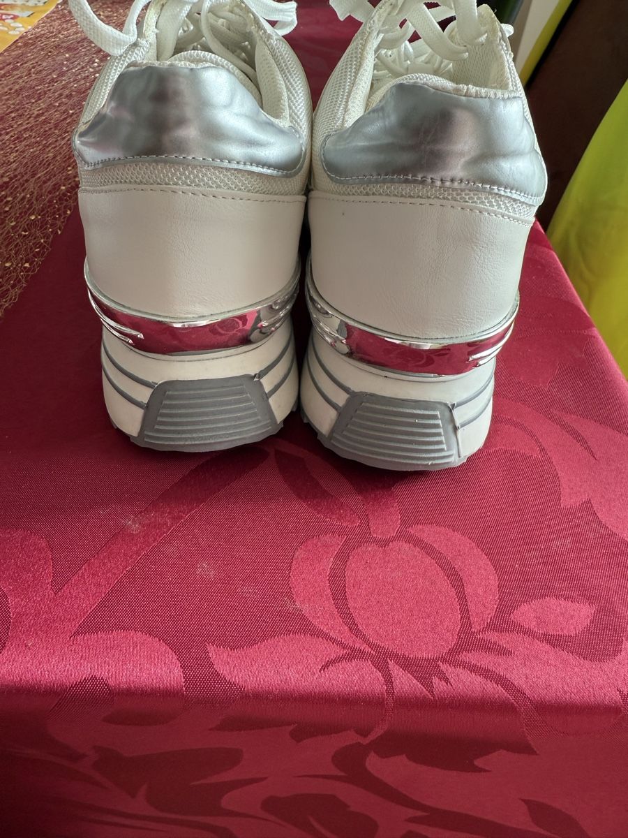 Chaussures femmes: Sneaker – Neuf (Voir description) à Rothenhausen par bie_j8l5 2
