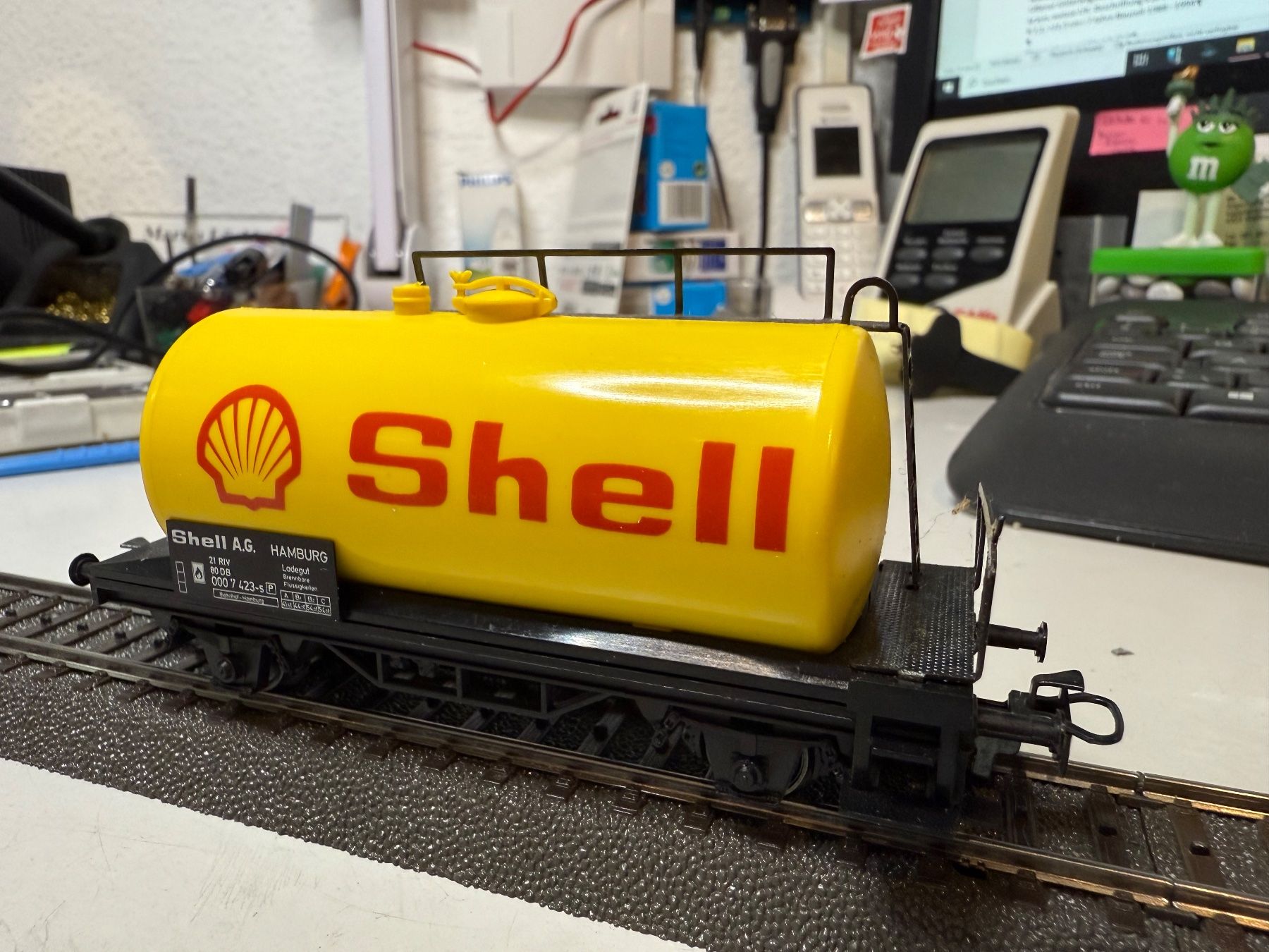 Märklin Modellini di ferrovie: Märklin 4442.1b Shell Kesselwagen – Usato da Wallbach venduto da luechma