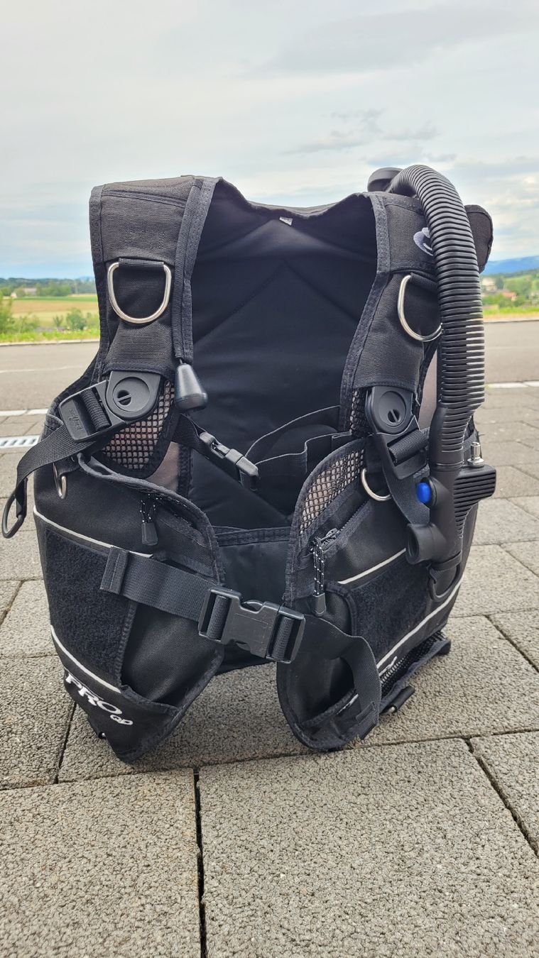Combinaisons de plongée: Tarierjacket Sea Quest Pro QD – D'occasion à Neuenkirch par Artep33 1