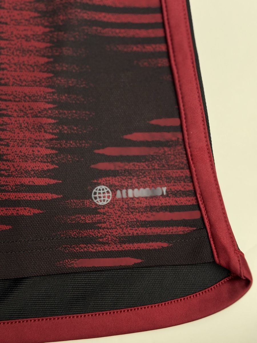 Adidas Canottiere & Pantaloni: Germany 22/23 away shirt  – Nuovo (secondo la descrizione) da Baden venduto da TerraCalcio 6